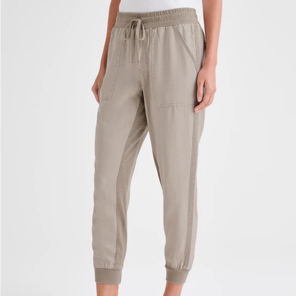 Never worn size small splendid lakeside joggerss